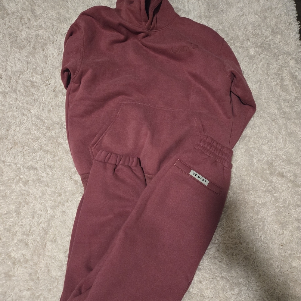 Comfrt Hoodie And Joggers Set